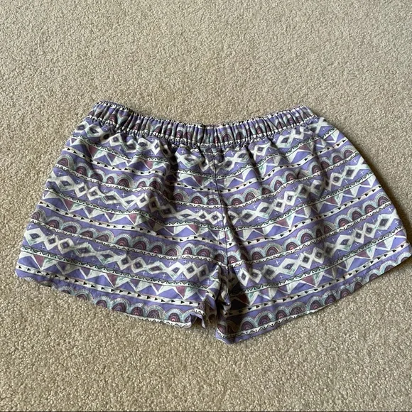 Patagonia Barely Baggie Lavender Floral Geometric Print Shorts. Size Small - Picture 3 of 9